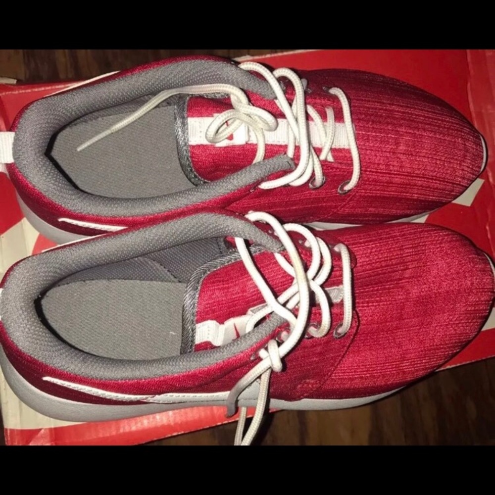 Nike Roshe Run Size 5.5